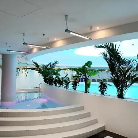 Hanza Tower Downtown - 24 Sauna & Jacuzzi & Pool