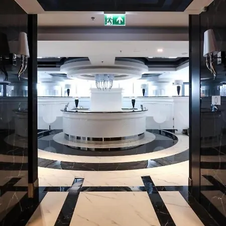 Lejlighed Hanza Tower Downtown - 24 Sauna & Jacuzzi & Pool *